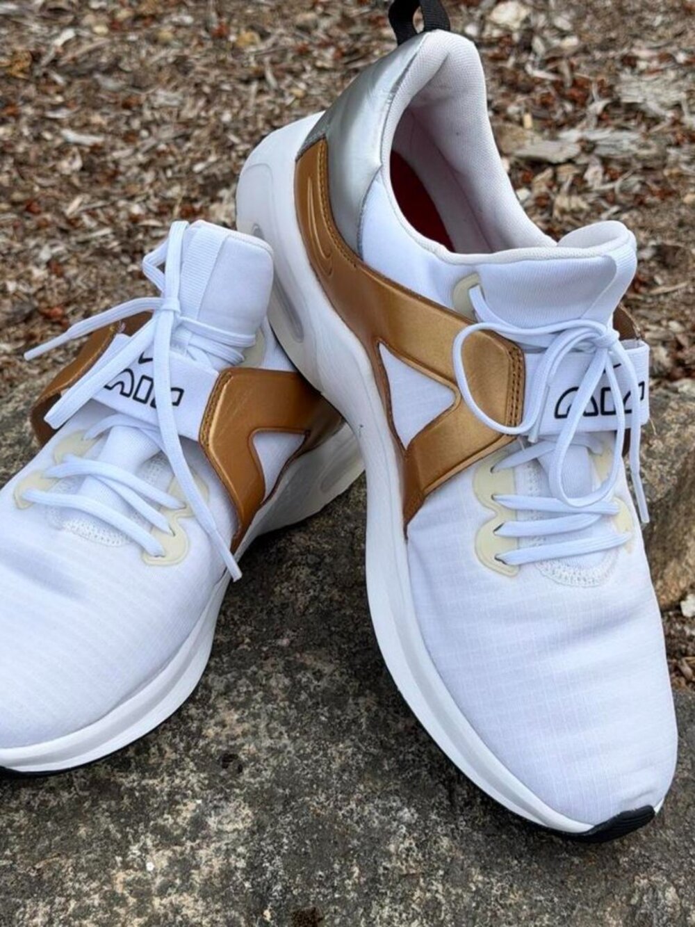 Nike Air Max Bella TR 5 White Gold Silver Sneakers W 11.5 / M 10